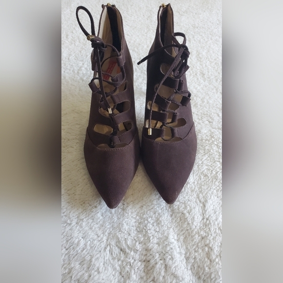 Adrienne Vittadini Fealy Women US 7.5 M Brown 90s Bootie Pump Heel‎ Suede - Picture 4 of 14